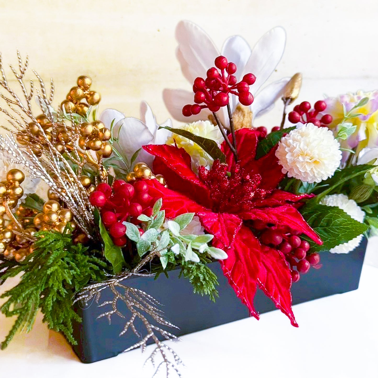 クリスマスアレンジメント【モクレン＆マムテーブルアレンジ】