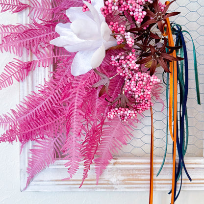 クリスマスアレンジメント【ピンクシダ＆モクレンフレームアレンジ】